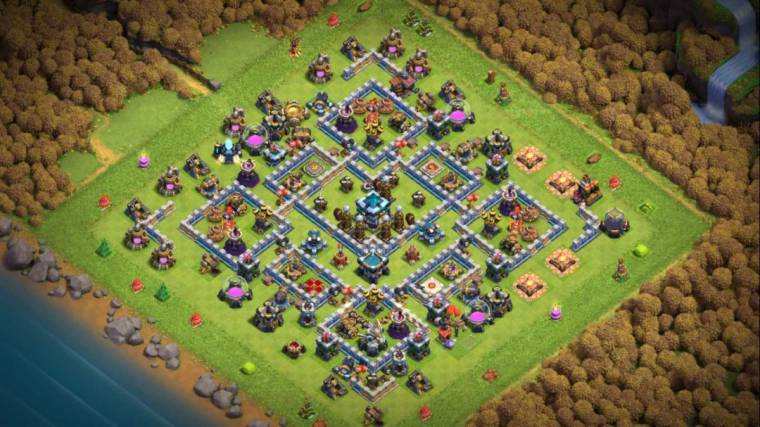 Town Hall 13 Trophy Base
