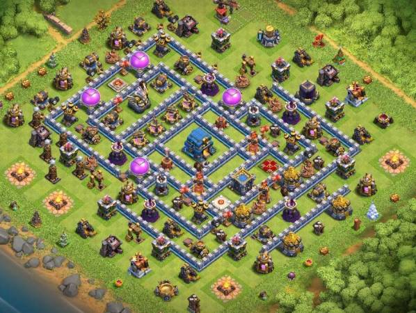 Town Hall Centered Level 12 Trophy Layout Link